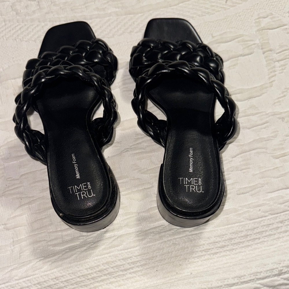 Time and Tru Black Chain-Link Sandals